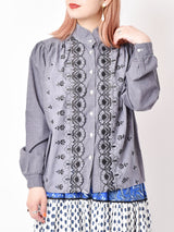 カットワーク刺繍 スタンドカラー長袖ブラウス