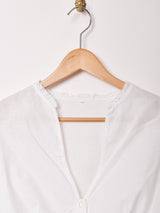 クロップド丈 ホワイトブラウス