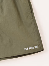 【2色展開】 ロゴ刺繍 ナイロンショーツ「LIVE YOUR WAY」
