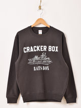 【2色展開】 プリント スウェットシャツ「CRACKER BOX」