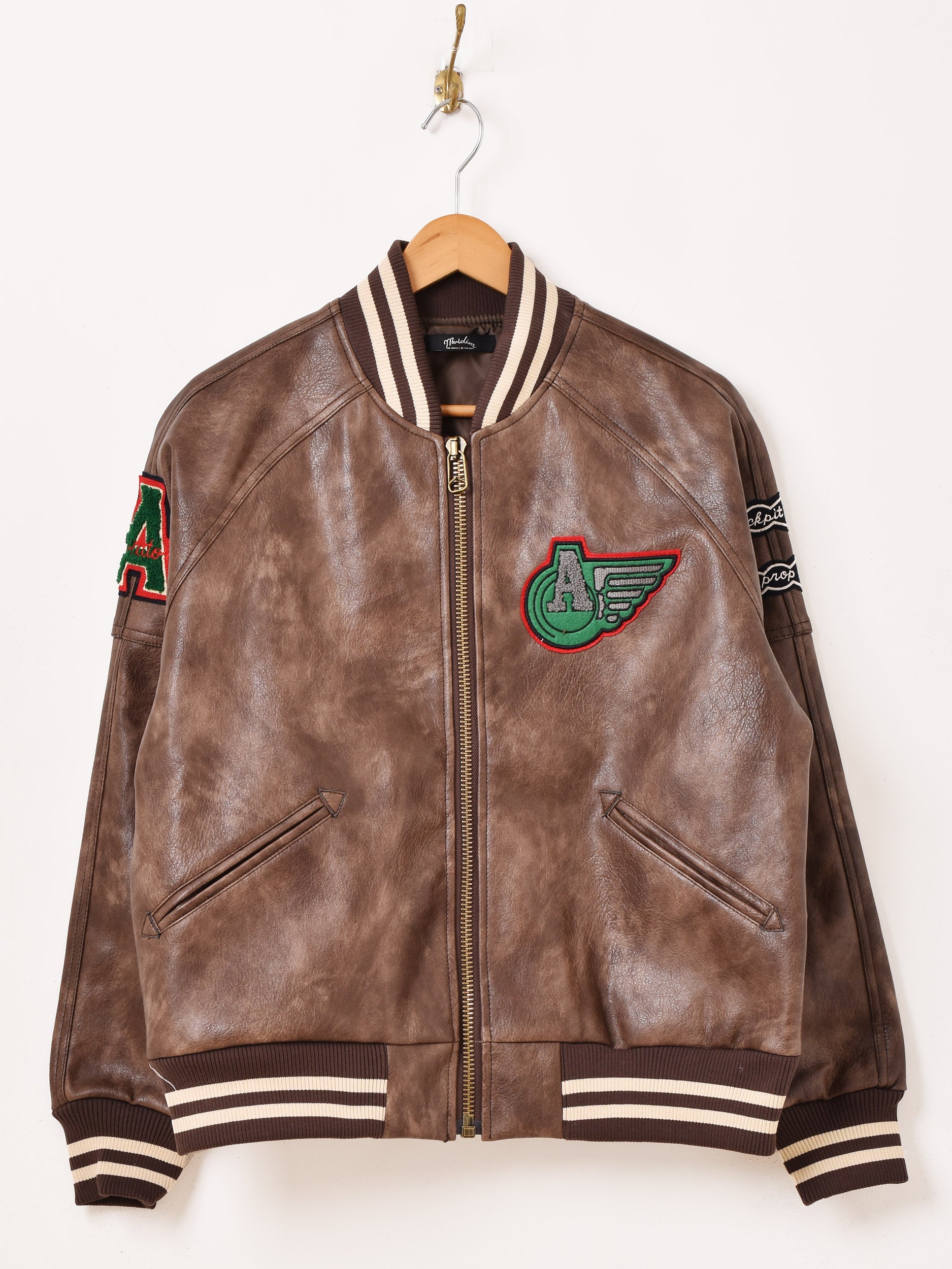 2色展開】Meridian パッチ刺繍 フェイクレザー スタジアムジャケット