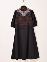 【2色展開】Emerald Motel 刺繍 バルーンスリーブ 半袖ワンピース