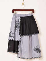 【2色展開】Emerald Motel 刺繍 ランダムデザイン スカート