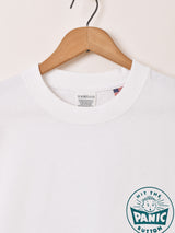 【2色展開】 プリントTシャツ「HIT THE PANIC BUTTON」