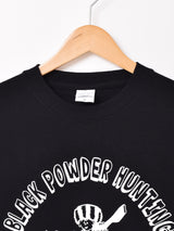【2色展開】 プリント ロングスリーブTシャツ「BLACK POWDER HUNTING」