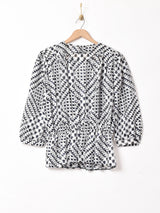 幾何学柄 ブラウス