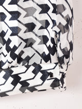 幾何学柄 ブラウス