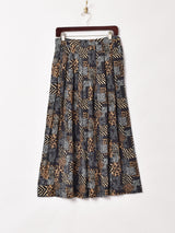 総柄フレアスカート