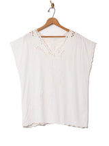 カットワークトップス