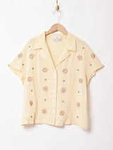 オープンカラー ビーズ付き 半袖シャツ