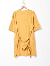 ノーカラーガウン