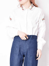 花刺繍入り ホワイトブラウス