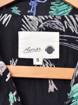 イラスト風総柄 半袖シャツ