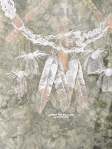 THE MOUNTAIN フェザー プリントTシャツ