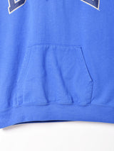 Champion パッチ付き カレッジスウェットシャツ