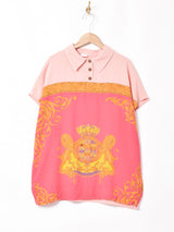 後染め エンブレムプリント半袖トップス