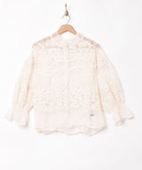 花柄レースブラウス
