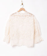 花柄レースブラウス