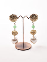 パール ダングルイヤリング