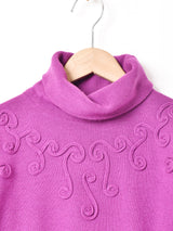 テープデザイン タートルネックセーター