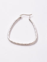 トライアングルモチーフ シルバーピアス