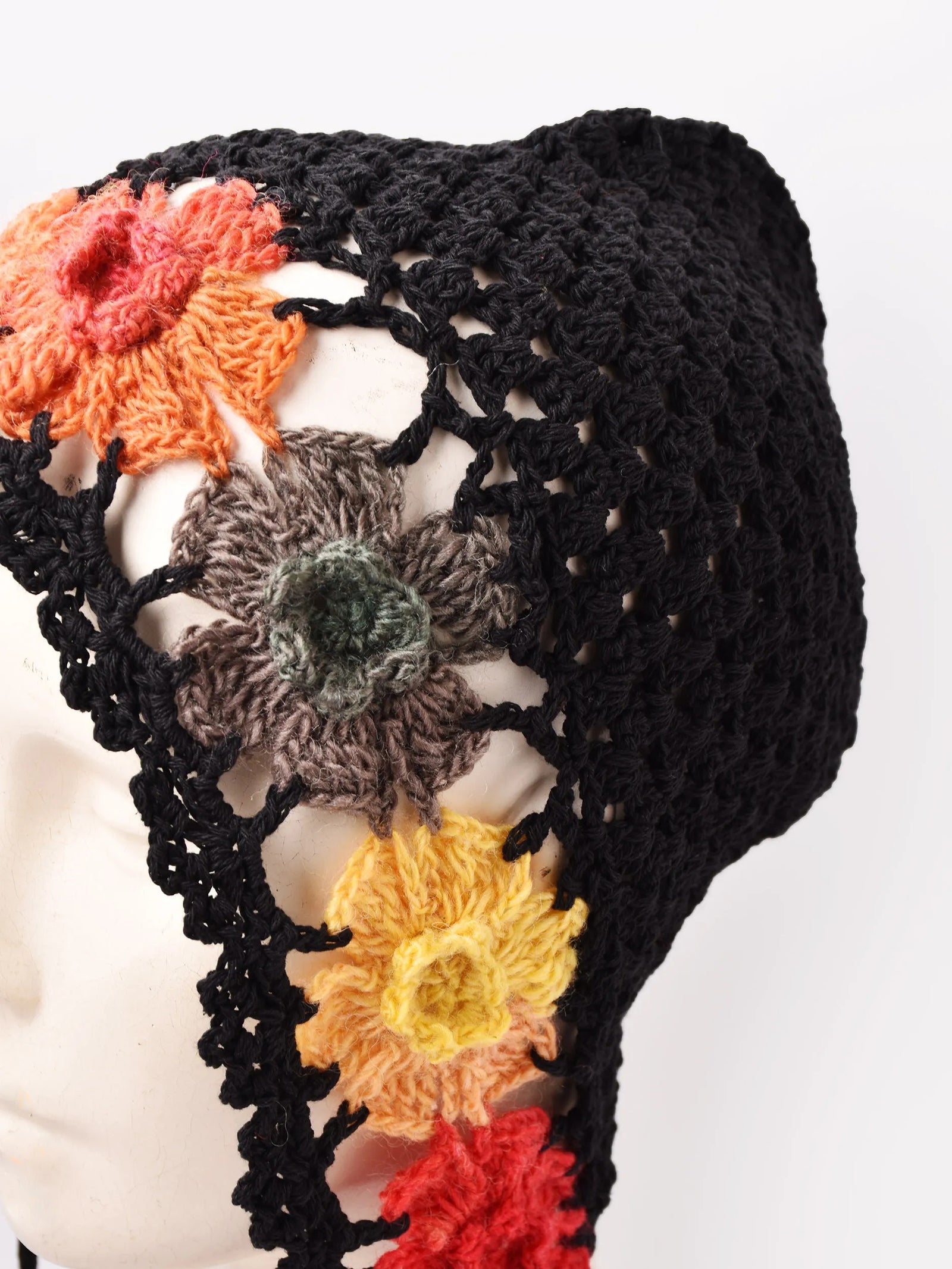 2色展開】フラワークロシェ ニットキャップ – 古着屋Top of the Hillの