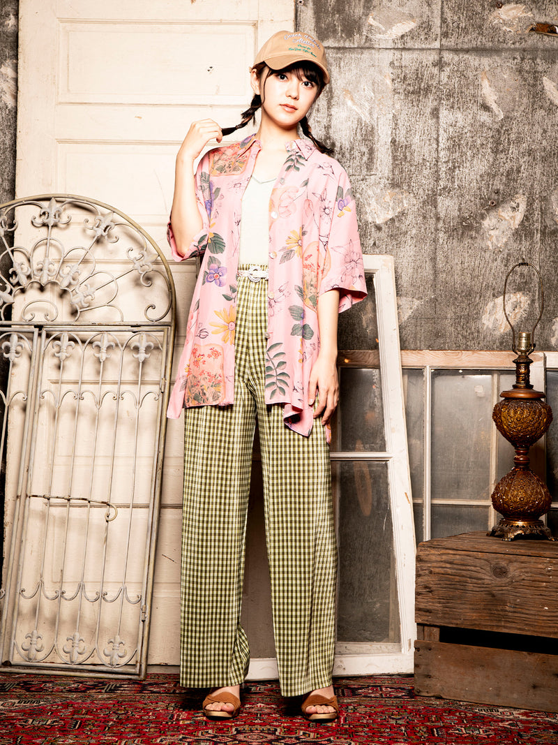 Flower Shirts × Check Pants