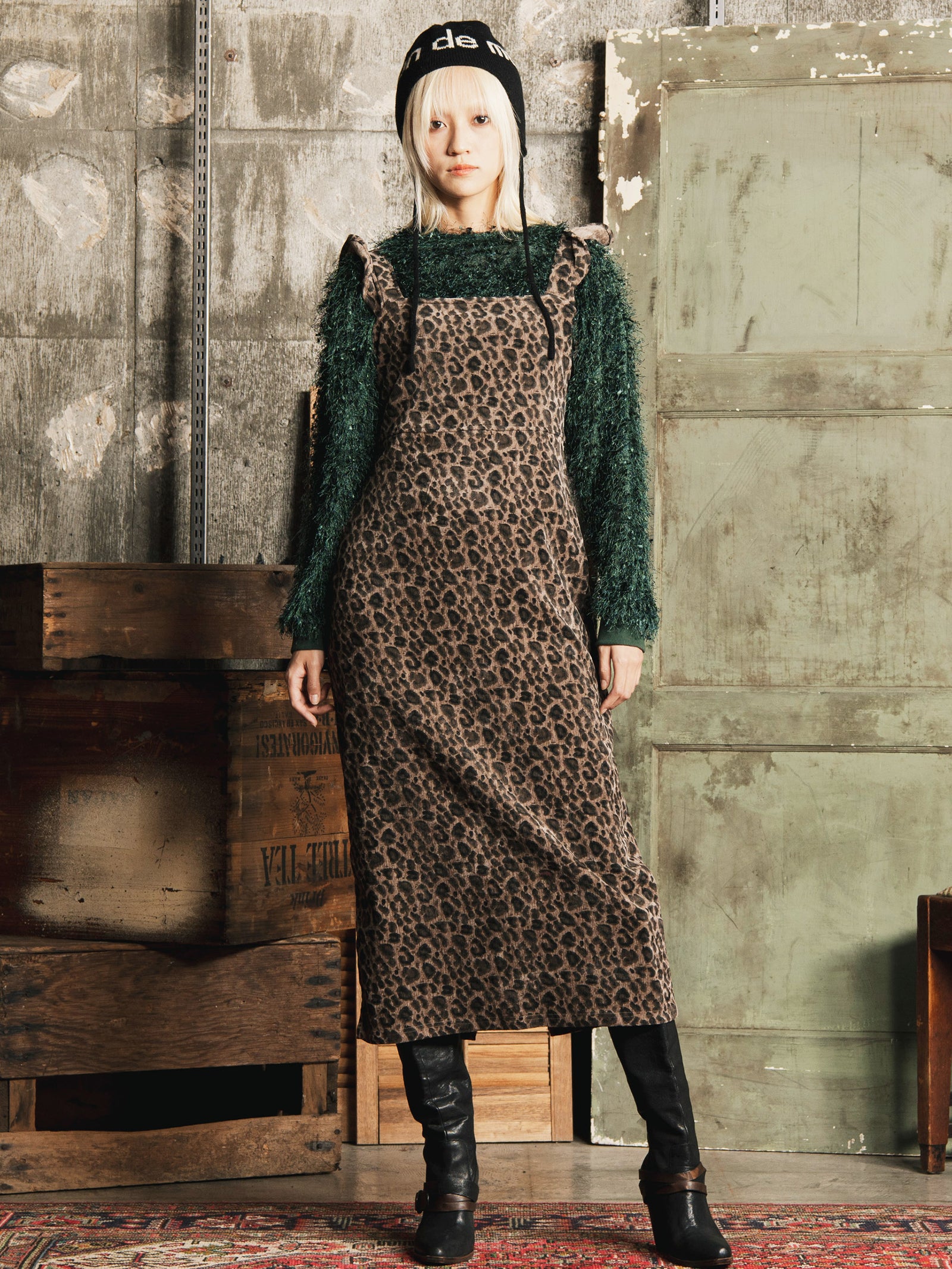 ETROノースリーブひざ丈ワンピース 黒とカラフルな柄 Sawa a la mode（サワアラモード） レディース ワンピース 黒 ブラック