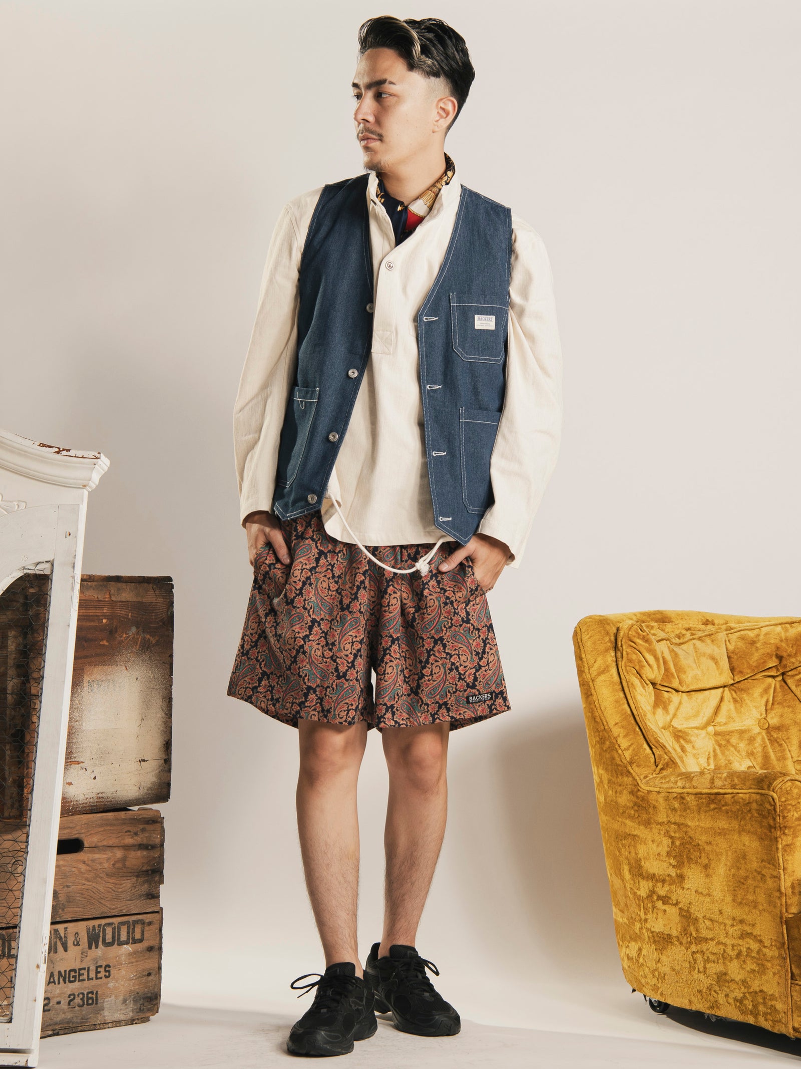 【極レア】 ベロアパンツ ペイズリー柄 アジャスター付 テーパード トレンド古着 極レア】 ベロアパンツ ペイズリー柄 アジャスター付 テーパード