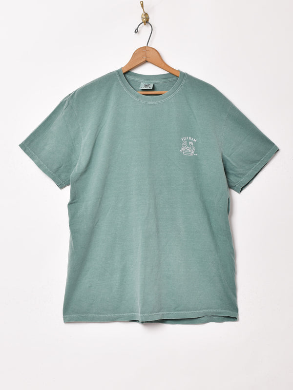 【2色展開】 ワンポイント 刺繍 Tシャツ 「Vietnam」