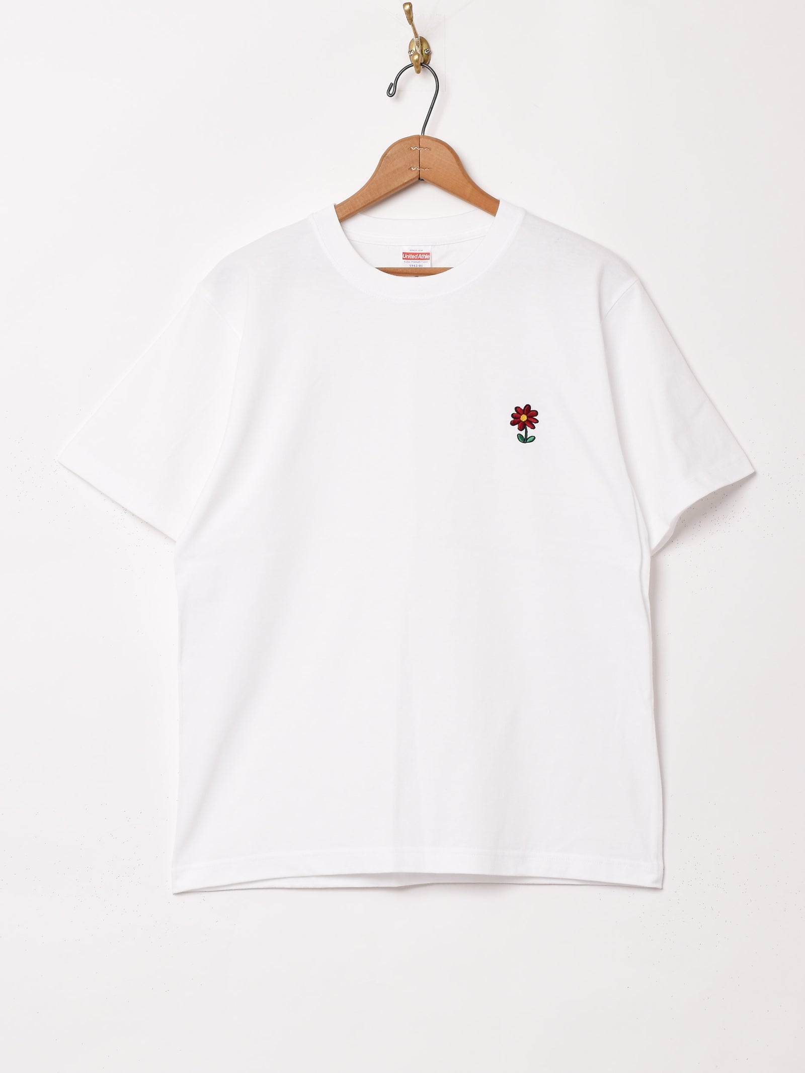 4色展開】 ワンポイント 刺繍 Tシャツ 「Flower」 – 古着屋Top