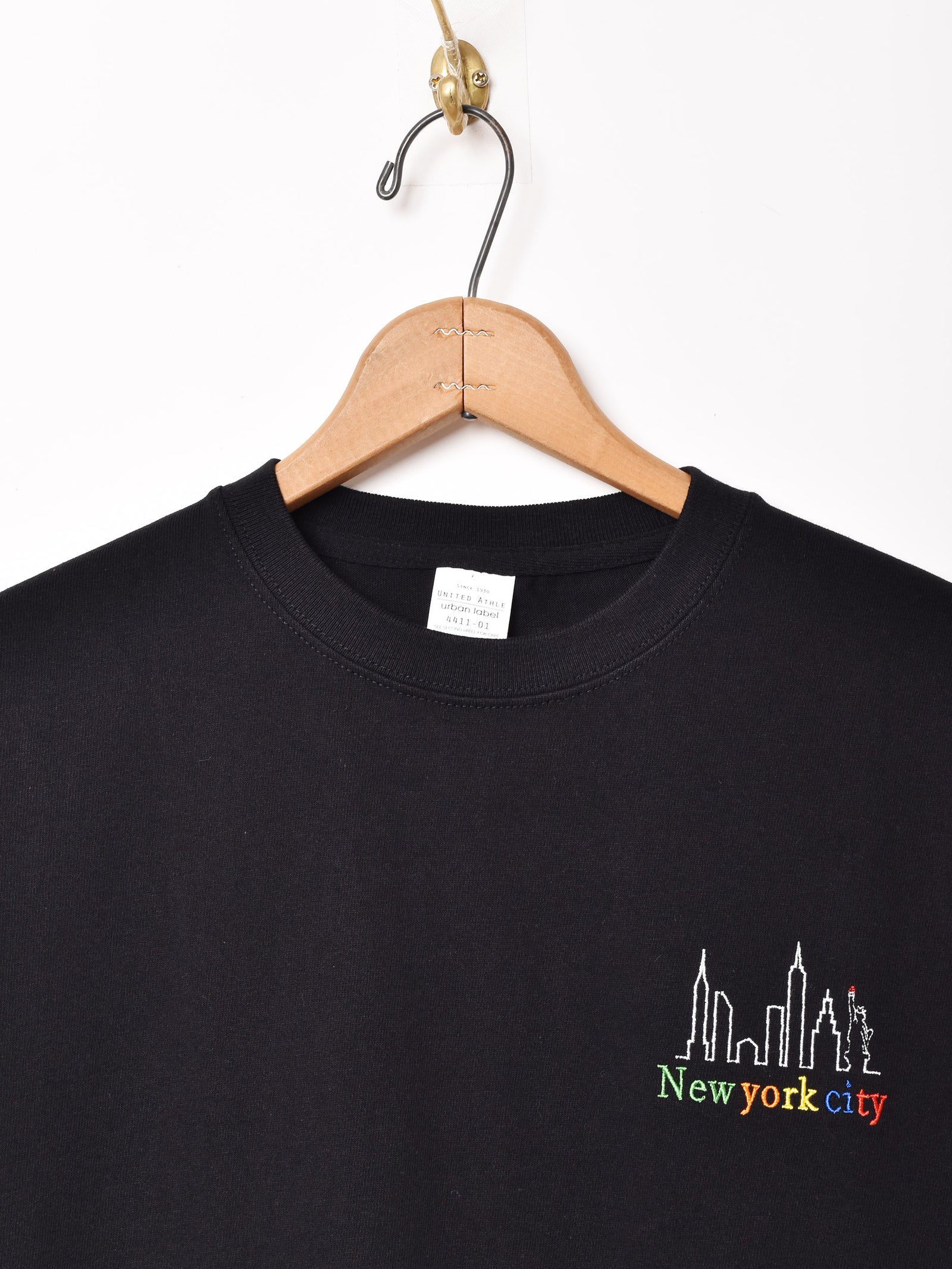 A982【極美品】クルニ 刺繍ロゴ Tシャツ 半袖 ブラック 即完売