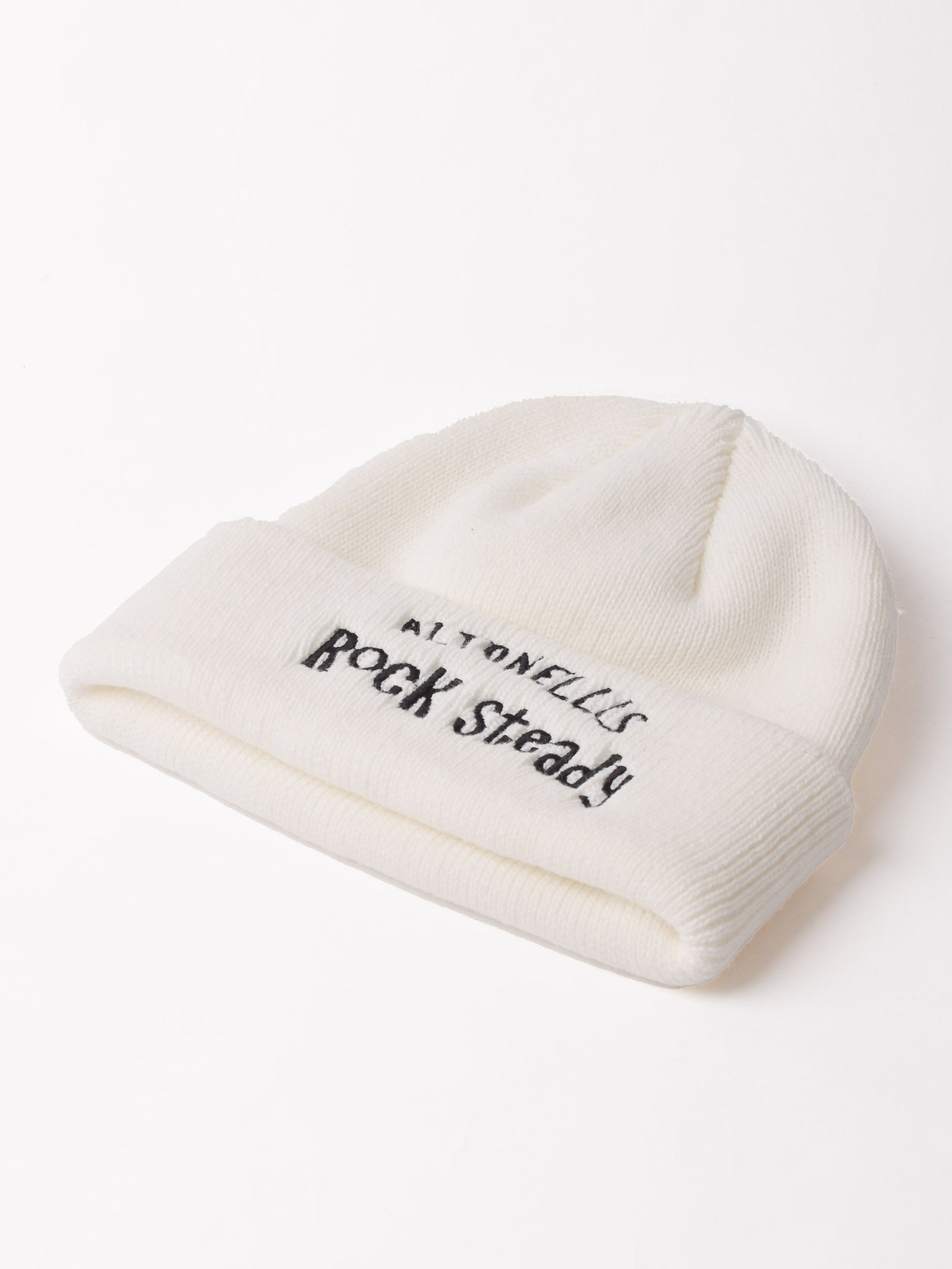 shadows バーガンディ ニットキャップ 刺繍ロゴ 仮面ライダークウガ 刺繍ロゴ ニットキャップ【2次受注22年2月発送分