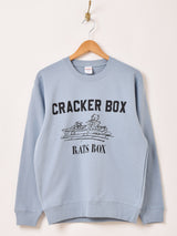 【2色展開】 プリント スウェットシャツ「CRACKER BOX」