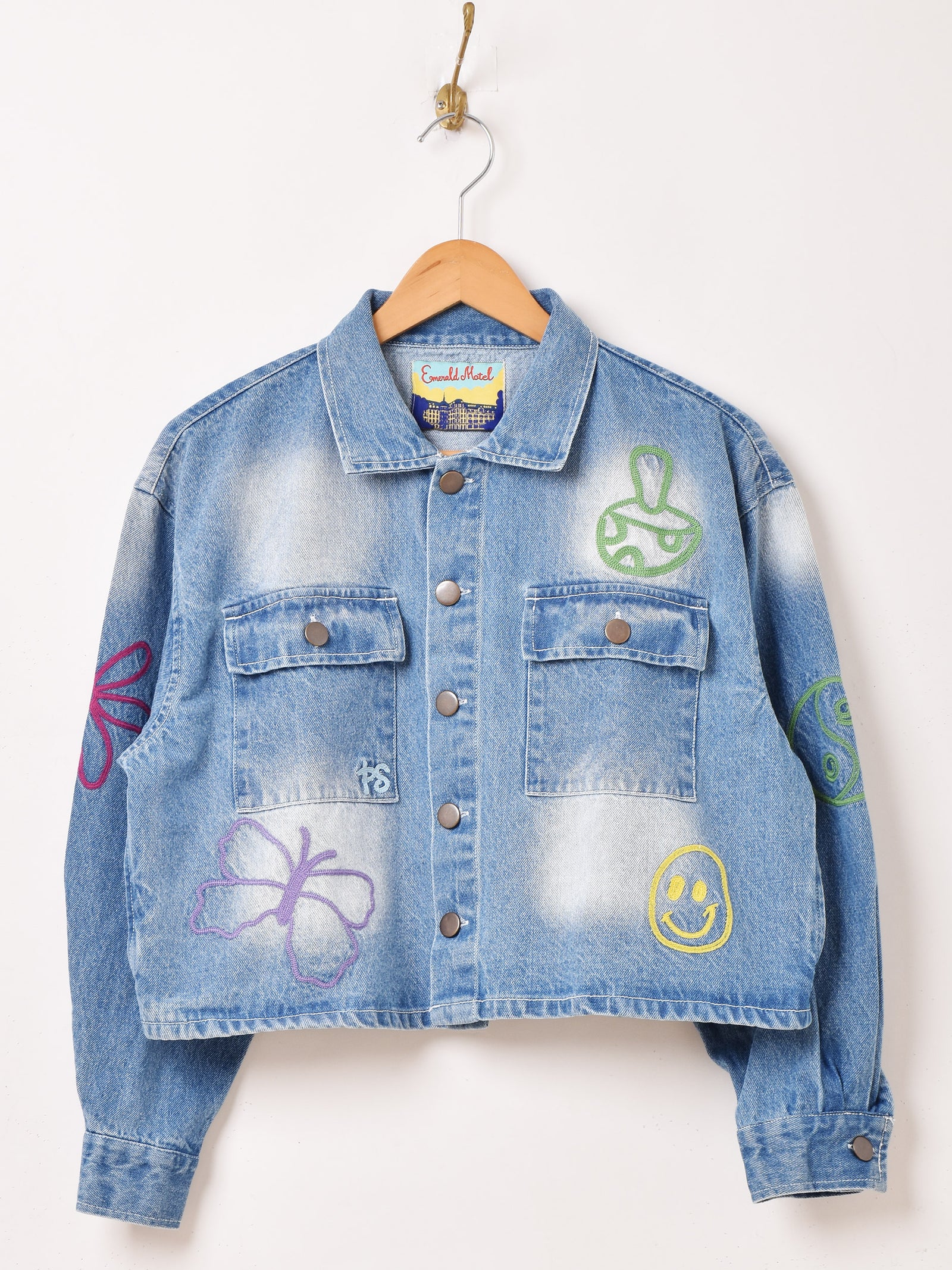 B03_1228_cc030392-b3bb-438d-