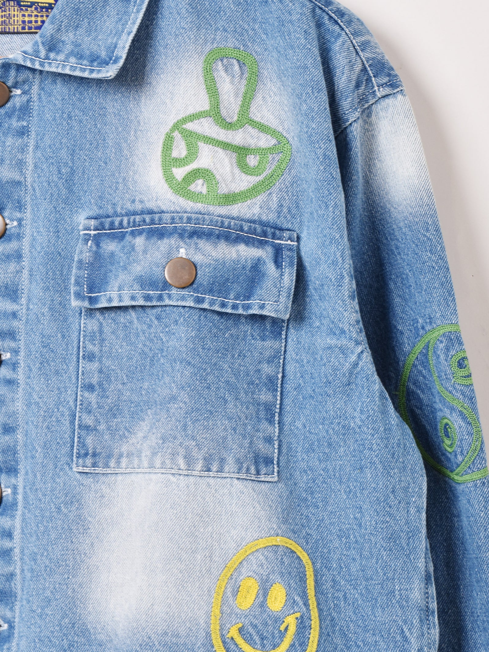 カラフル刺繍 デニムジャケット カラフル刺繍 デニムジャケット | Emerald Motel - 古着屋