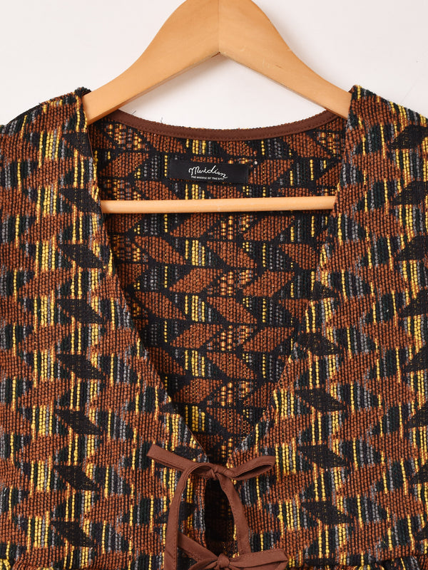 【3色展開】Meridian タペストリー ジオメトリック柄 ペプラムベスト