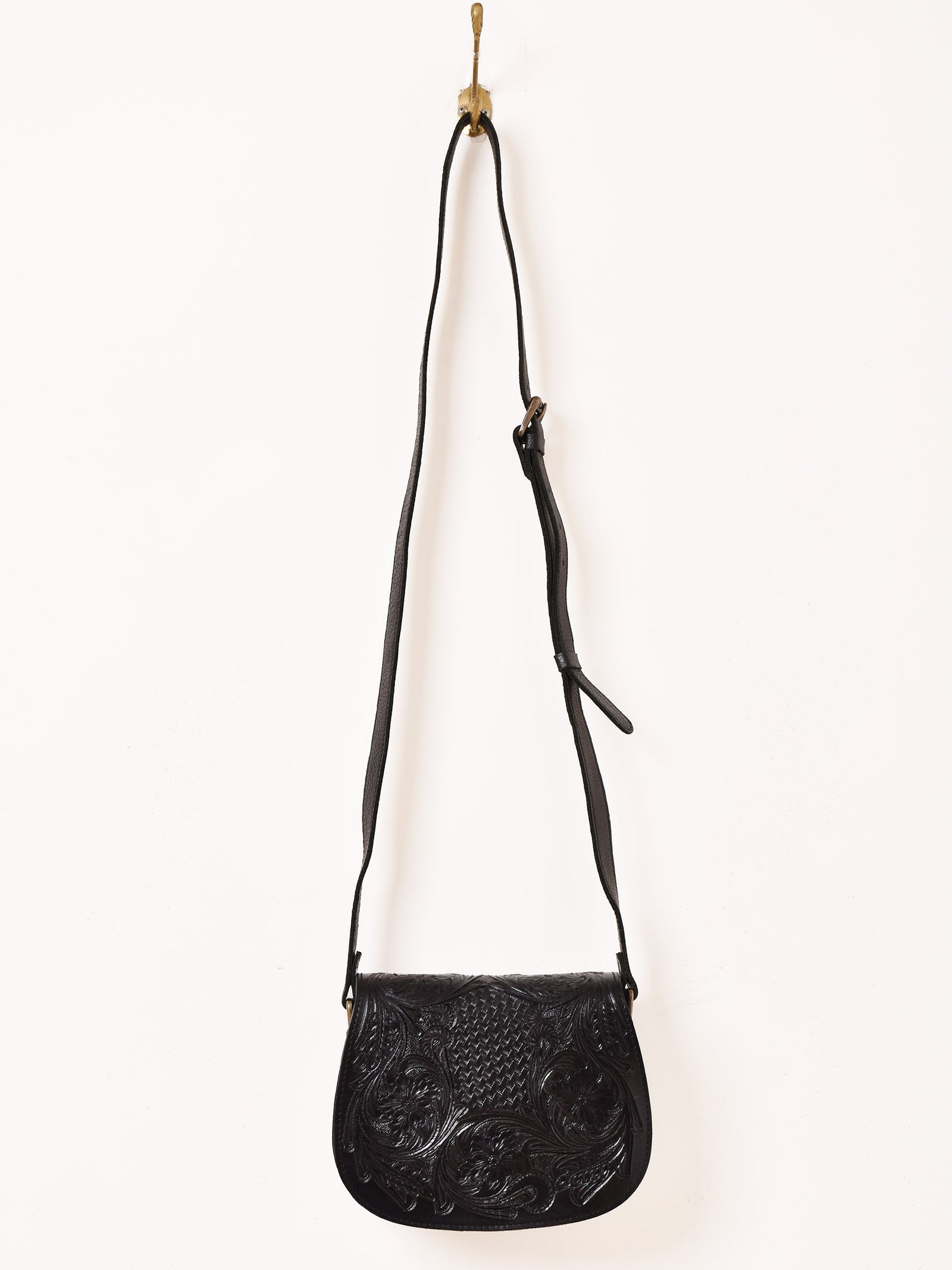 未使用級 カステルバジャック オールレザー エンボス型押し ショルダーバッグ 黒 2色展開】型押し レザー ショルダーバッグ – 古着屋Top of the