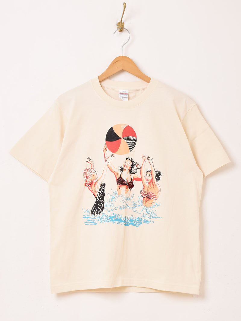 【2色展開】 プリントTシャツ 「Beach Ball Girl」
