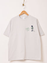 【2色展開】 プリント Tシャツ「Chill Out Boy」