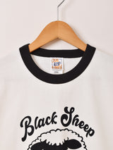 【2色展開】羊 プリント リンガーTシャツ「Black Sheep」