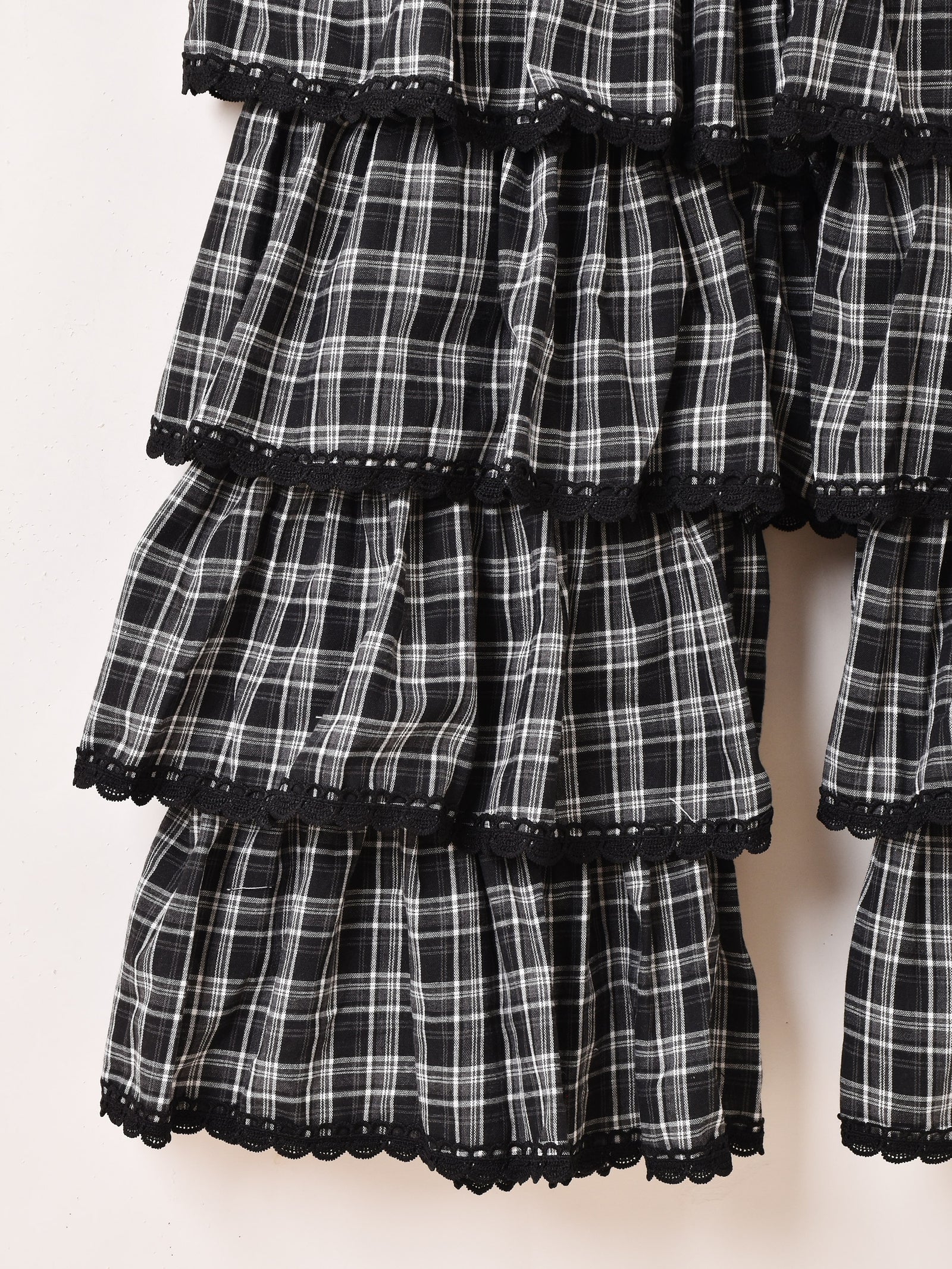 「Meridian」チェック柄 フリルパンツ ブラック 2色展開】Meridian チェック柄 フリルパンツ – 古着屋Top of the Hill