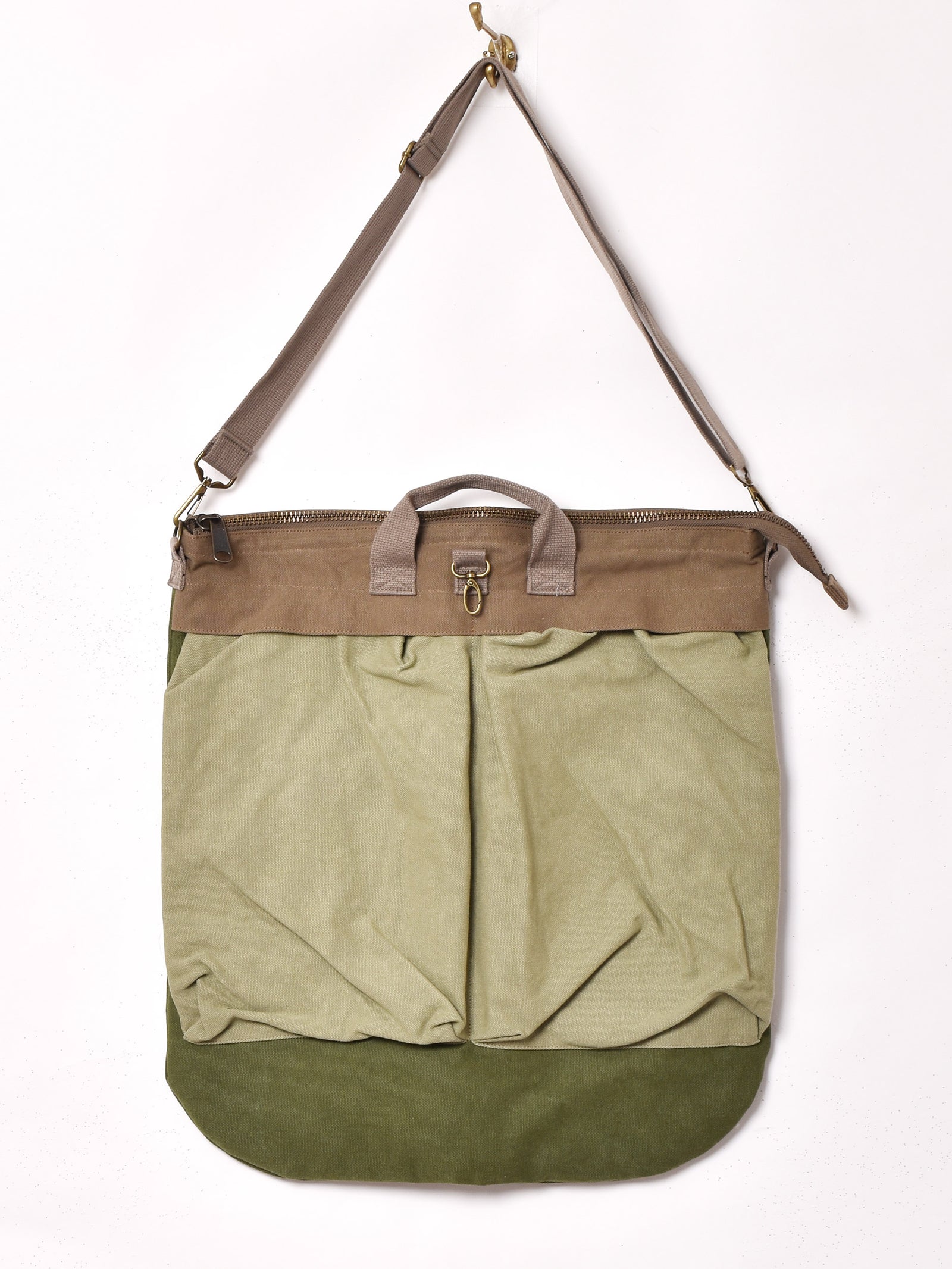 BROGUE HELMET BAG : CHARCOAL*GREEN BLOG NEWS
