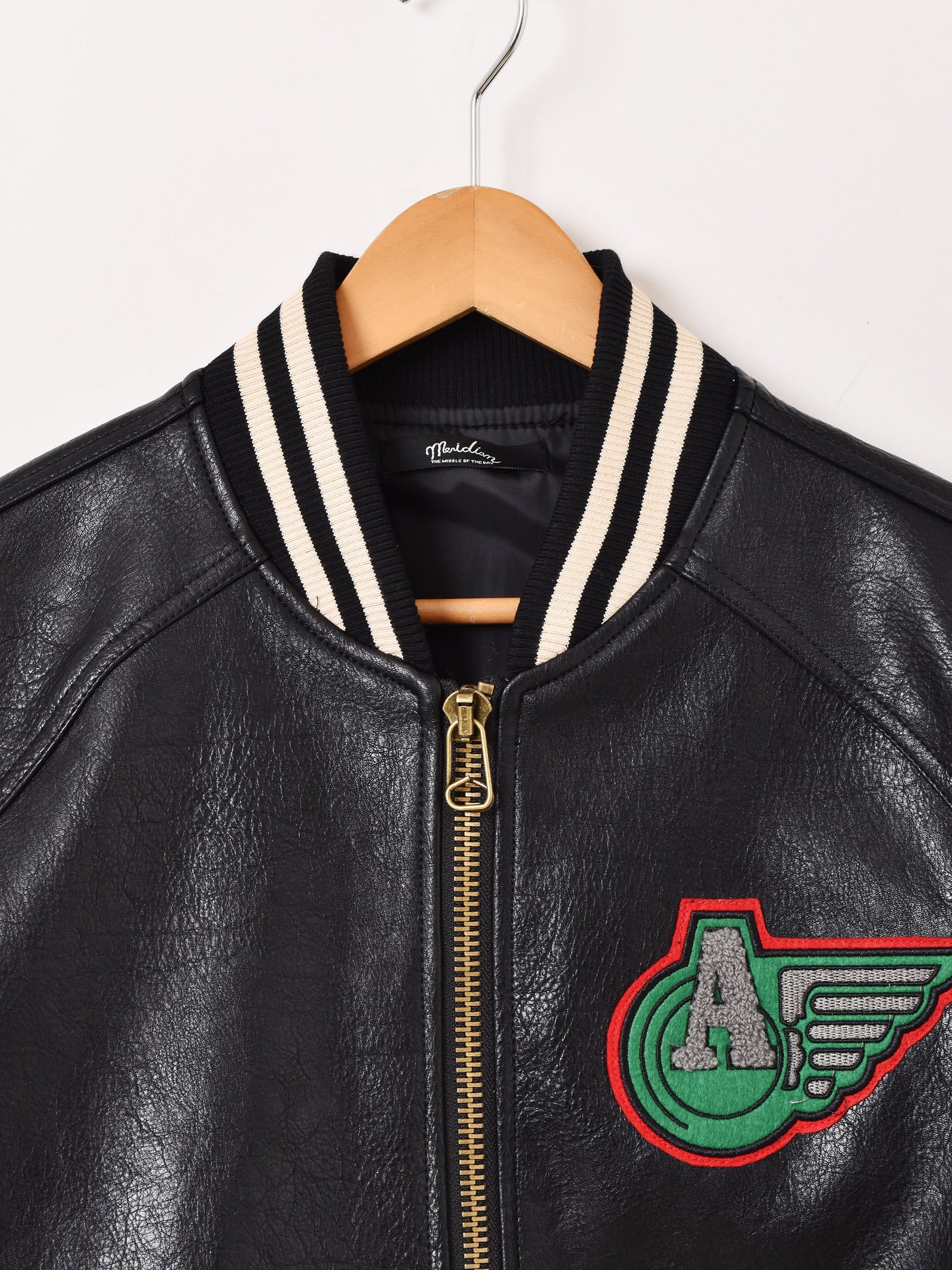 D*-様 【新品 激レア adidas レザー スタジャン クレイジーパターン 2色展開】Meridian パッチ刺繍 フェイクレザー スタジアムジャケット