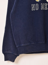 【2色展開】Backers プリント スウェットシャツ「NO MERCY」
