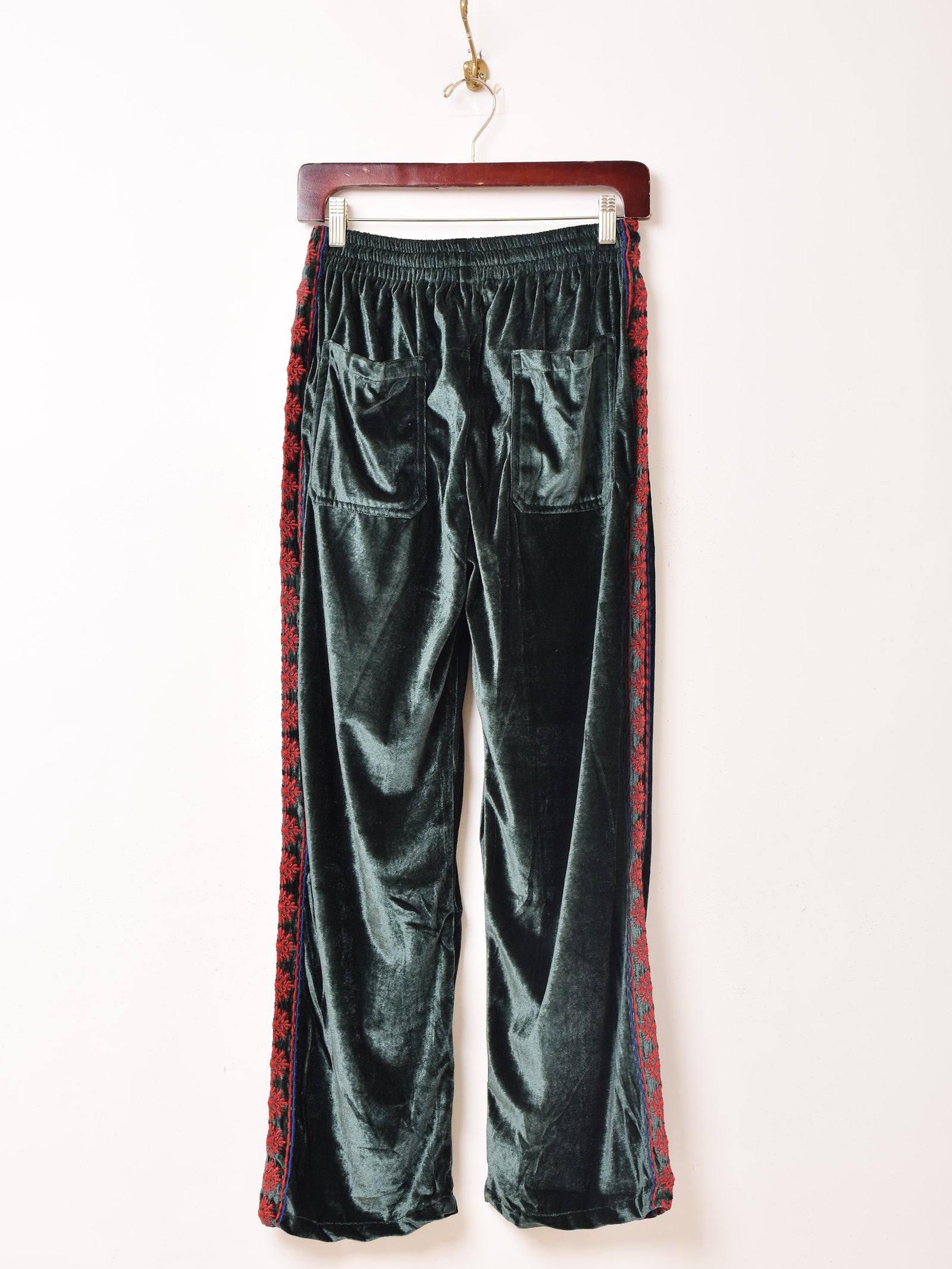 3色展開】Emerald Motel 刺繍入り ベルベット トラックパンツ – 古着屋