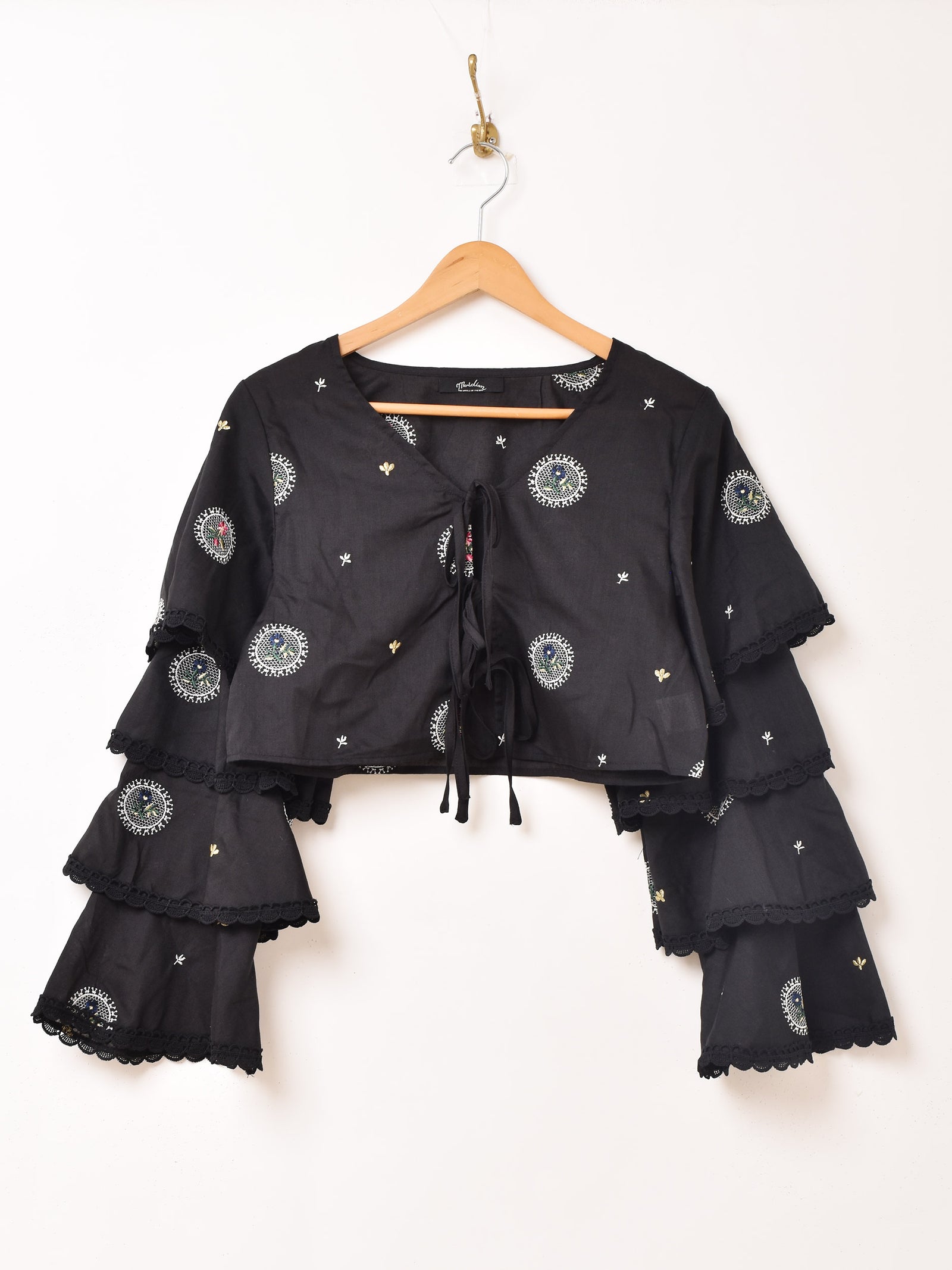 3色展開】Meridian フラワー刺繍 ラッフルスリーブ 長袖ブラウス