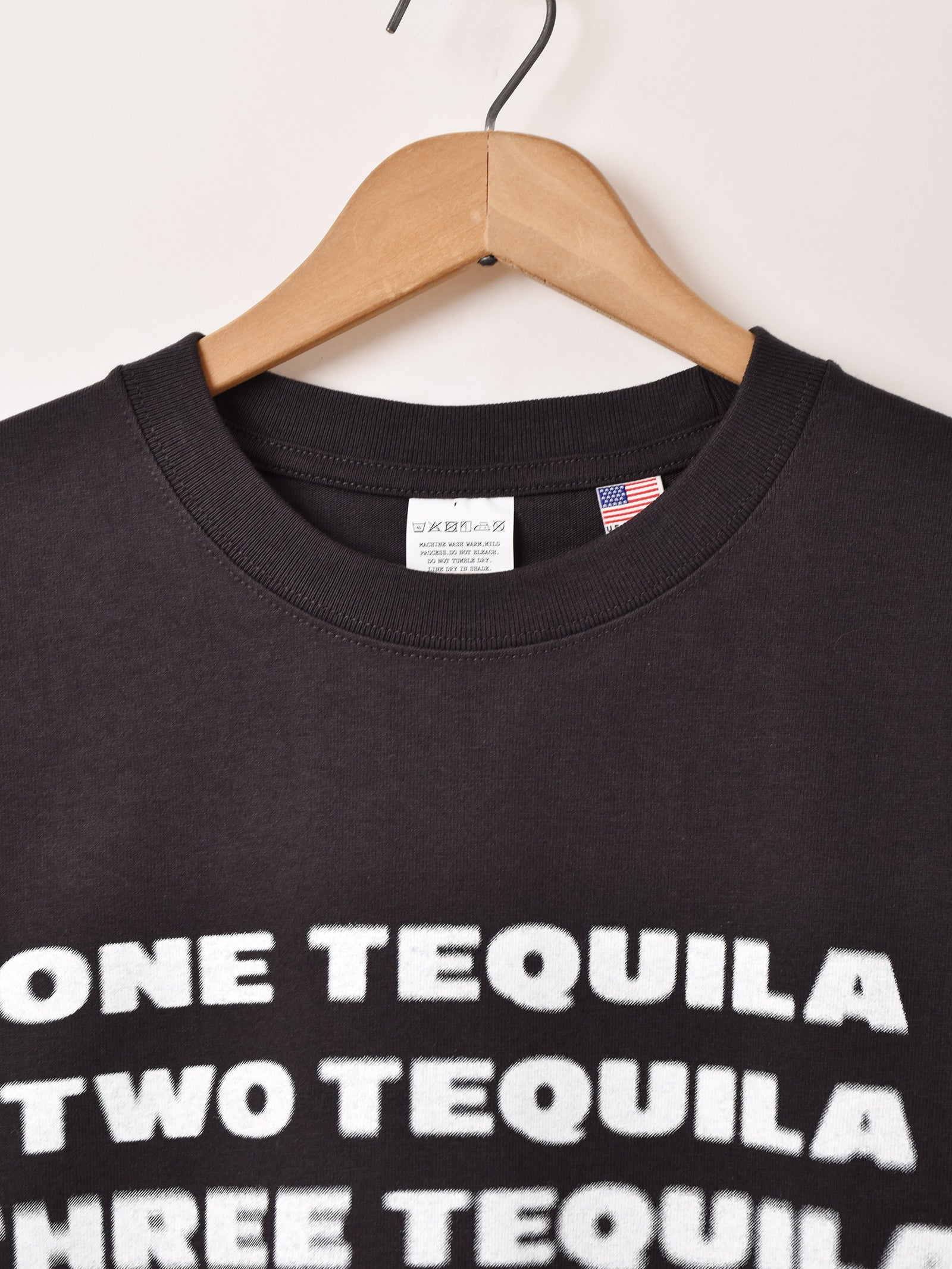 ぴってぃー出品 2色展開】 プリントTシャツ「TEQUILA」 – 古着屋Top of the Hillの