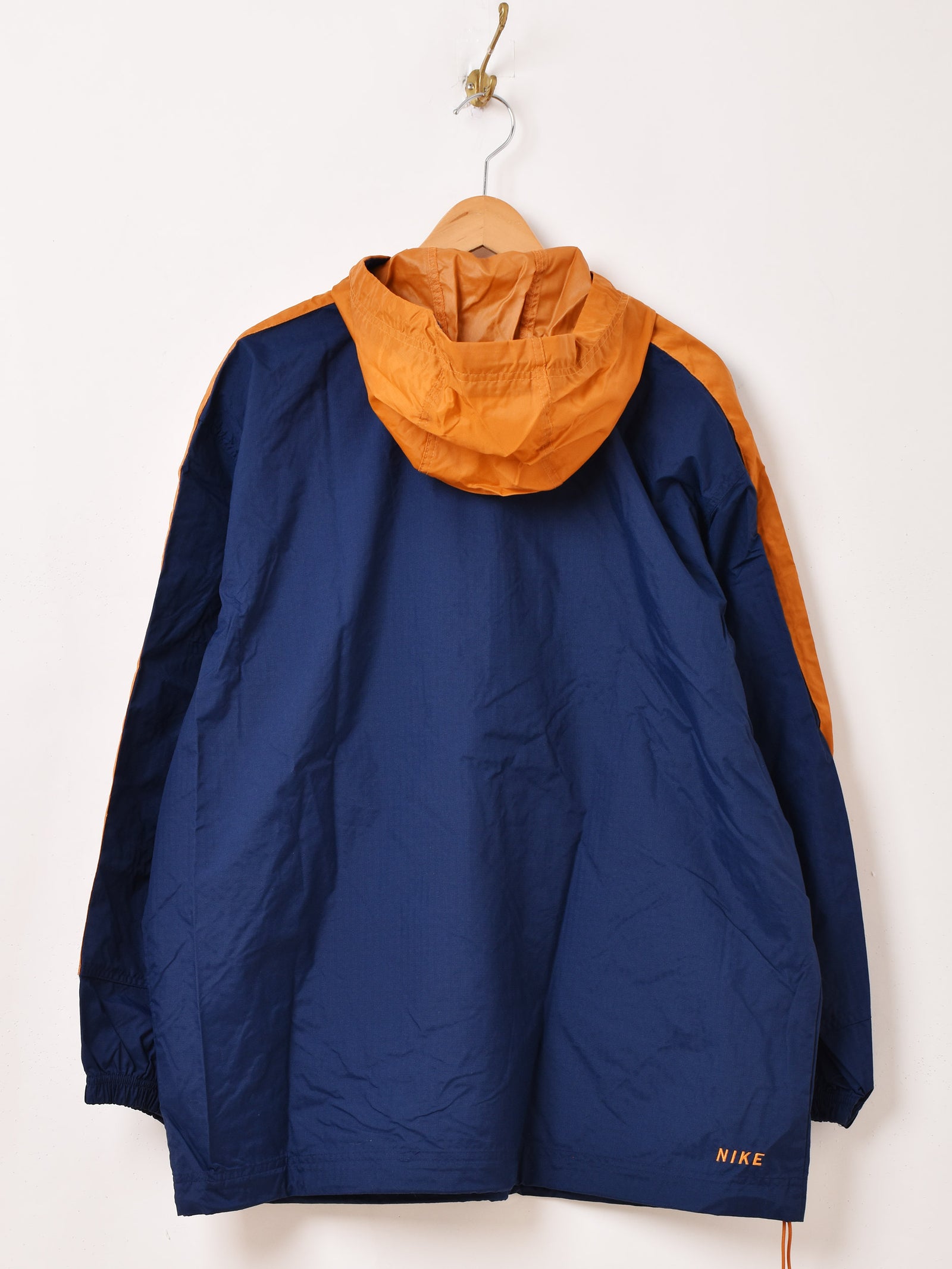 人気定番 NIKE ウェア