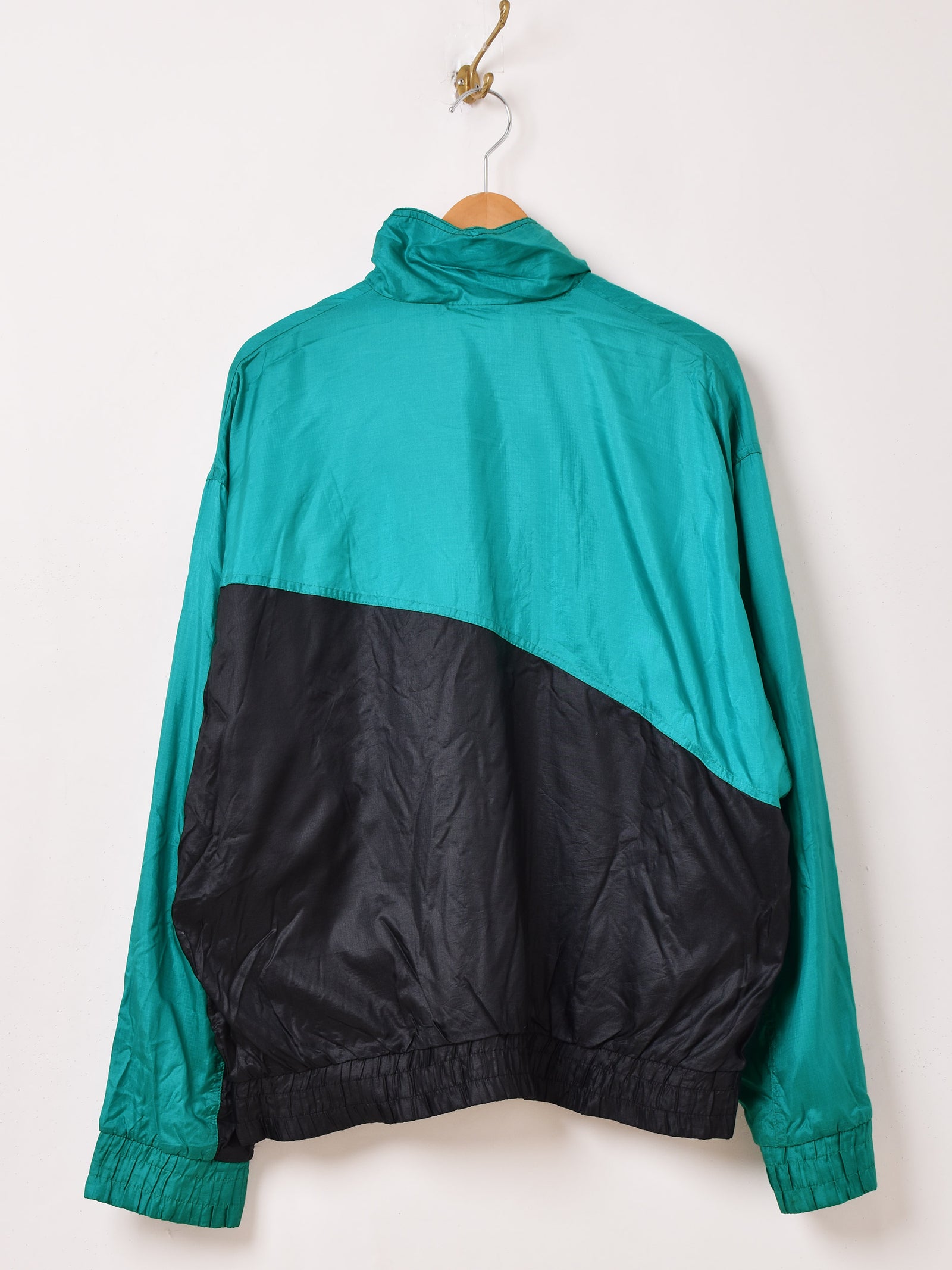 VERDY 川崎　NIKE ウィンドブレーカー ナイキ（NIKE）ウィンドブレーカー ジャケット KEYITEM CHEVRON